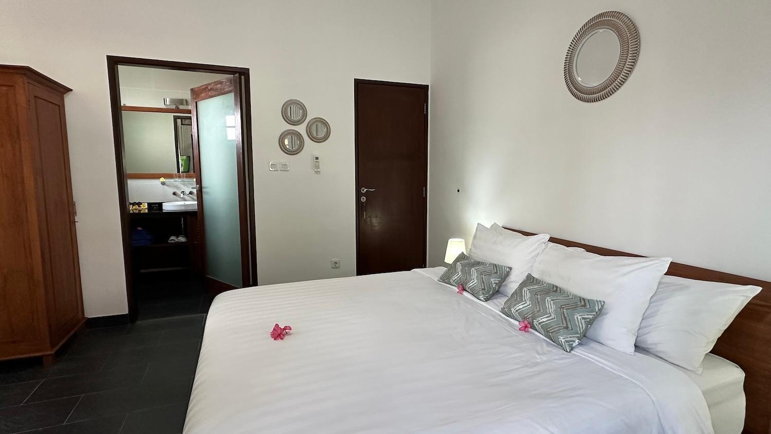 Bale Solah Lombok Holiday Resort Senggigi Exterior photo