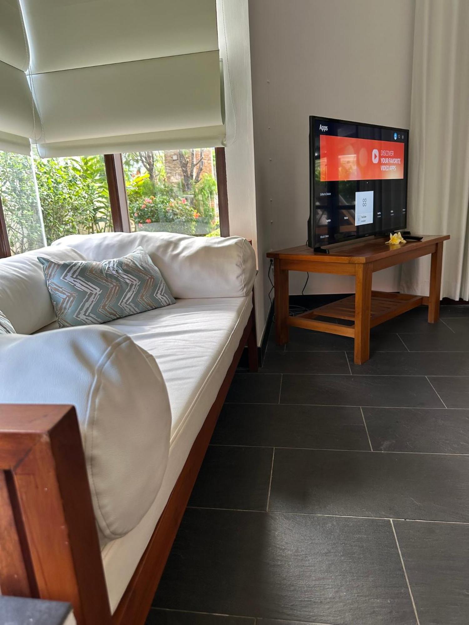 Bale Solah Lombok Holiday Resort Senggigi Exterior photo